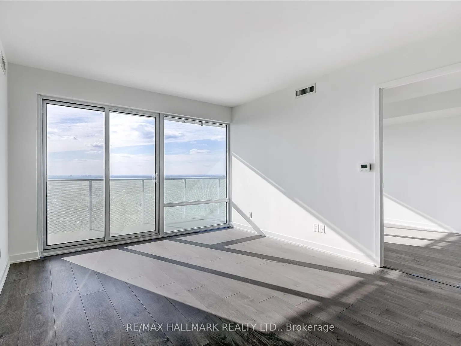3 bed, $5,000 — Photo 2