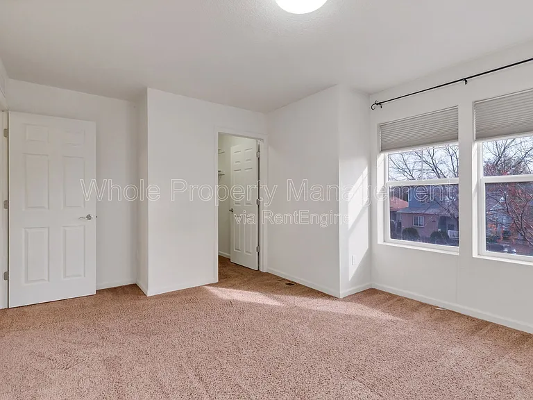 1577 Chase St — Photo 11