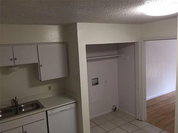 4th image of 2314 Village North Dr #2314