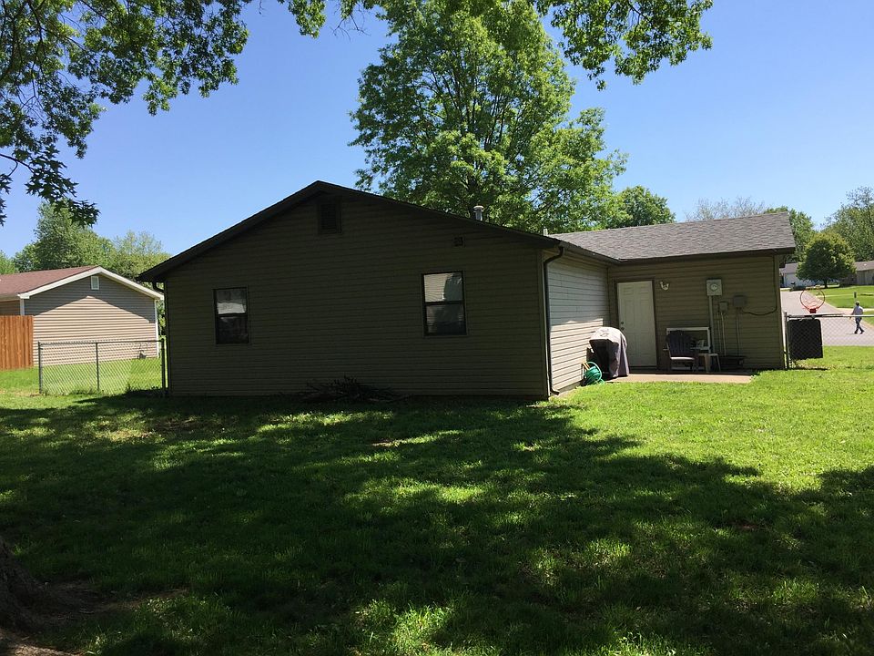 2nd image of 101 N Sunshine Dr