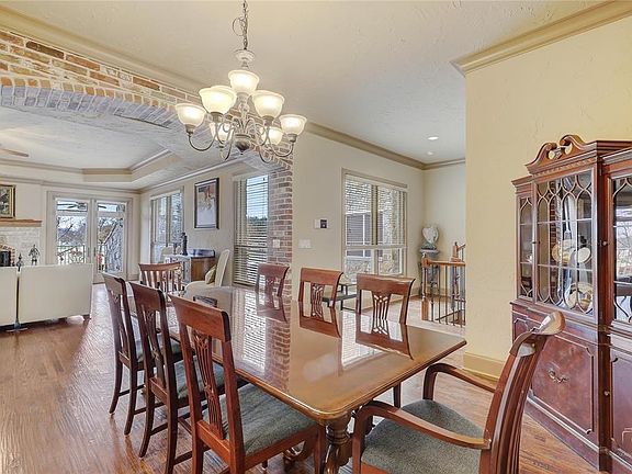 2nd image of 2594 King Arthur Blvd