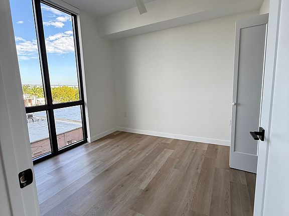 3rd image of 217 SE 2nd Ter #A1