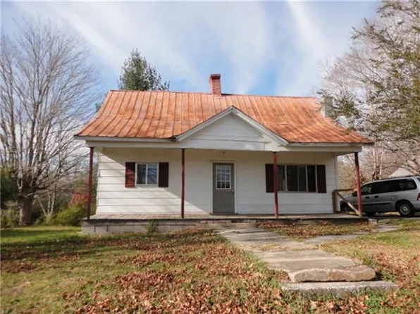 53 Rutledge St, Tracy City, TN 37387