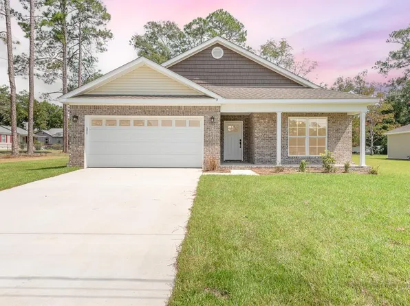 546 N Azalea St, Geneva, AL 36340