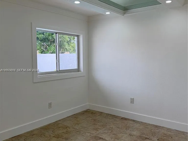 10835 SW 154th Ter — Photo 10