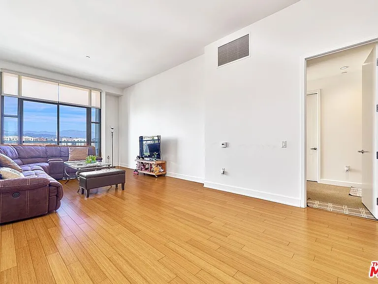 3223 W 6th St #405 — Photo 3
