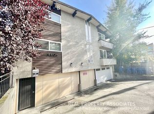 8806 Nesbit Ave N #B, Seattle, WA 98103