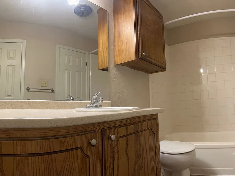 Peppertree Apartments — Photo 8
