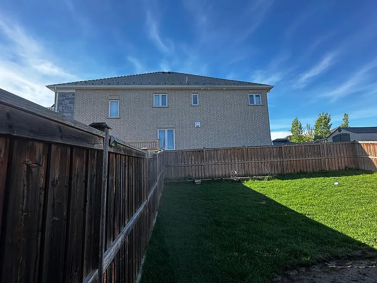 326 Chandler Cres #UPPER — Photo 37