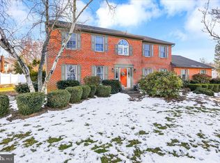 8 Park Place Dr, Sinking Spring, PA 19608