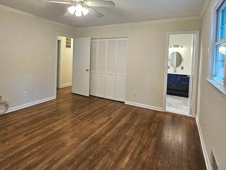 8925 Falling Creek Ct — Photo 25