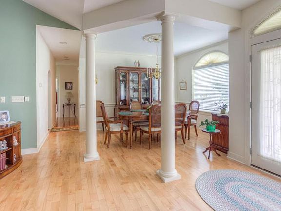 5th image of 145 Swedesford Ln