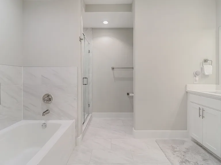 1975 Angelina Dr — Photo 17