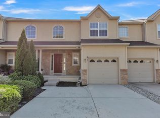 14 Glacier Dr, Berlin, NJ 08009