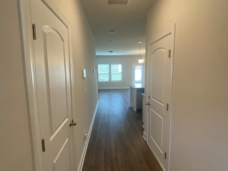 1550 Olympic Ln — Photo 5