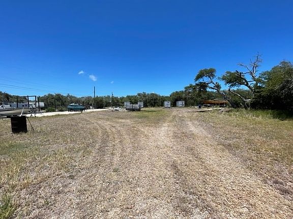 5th image of 912 W Corpus Christi St