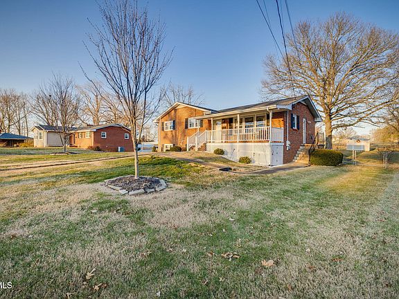 2nd image of 2513 Larkspur Dr