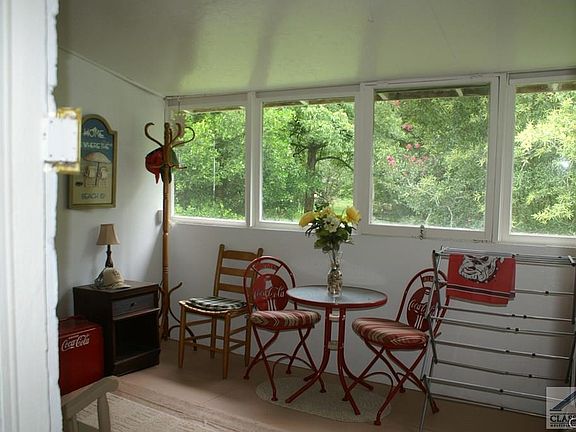 3rd image of 220 Hill Sreet