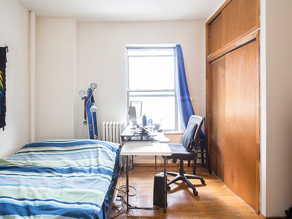 4th image of 232 E 9th St #3