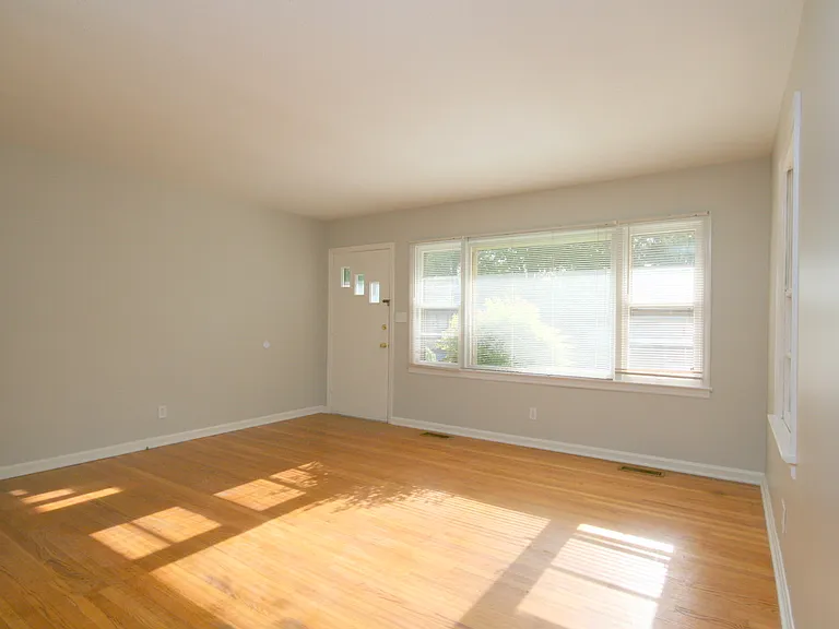 407 Warner St NW — Photo 7