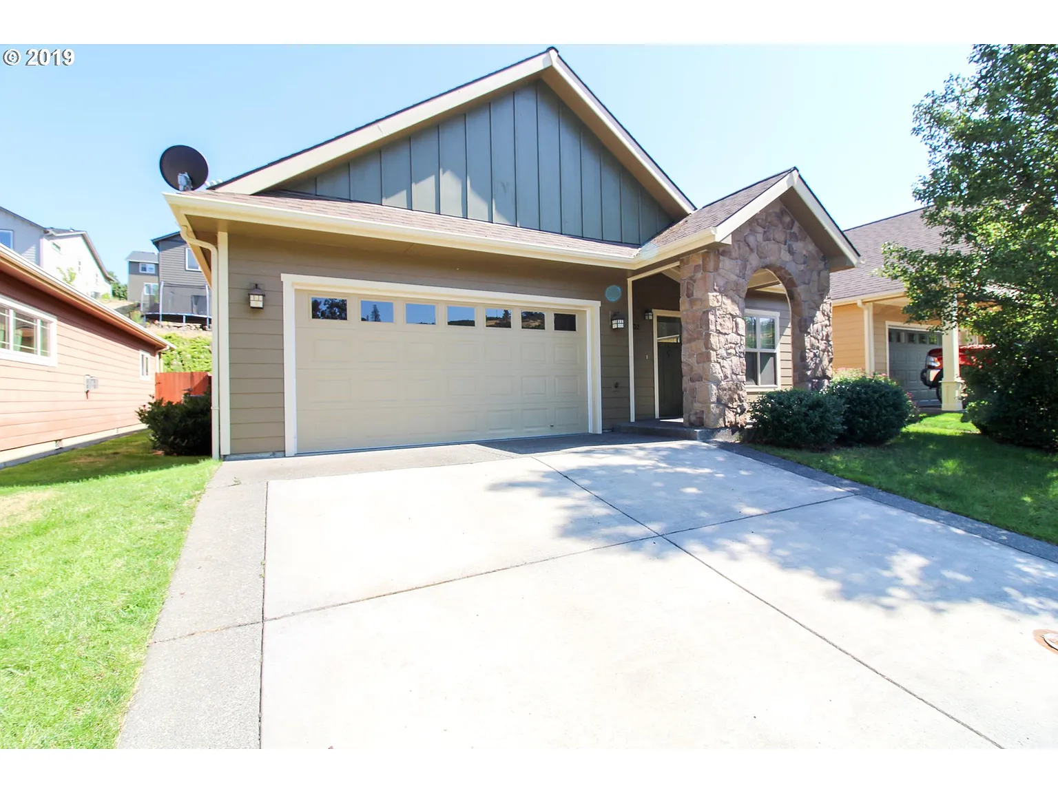 2532 Wright St photo 1
