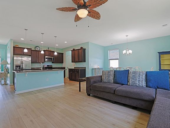 3rd image of 268 Carmello Circle