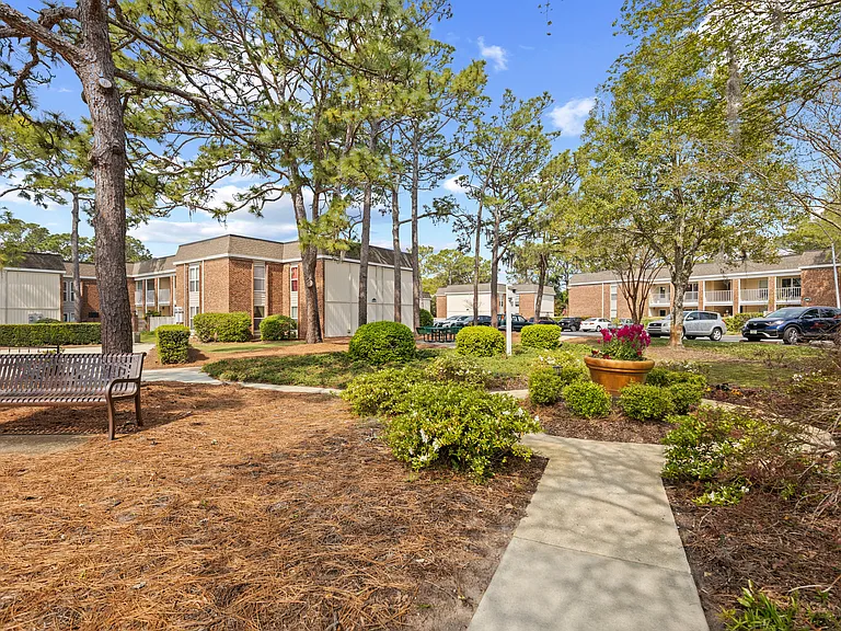 Glenmeade Village — Photo 13