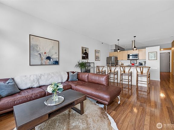 4th image of 2717 Western Avenue #5002
