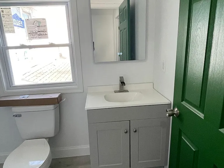 226 Broad St — Photo 6