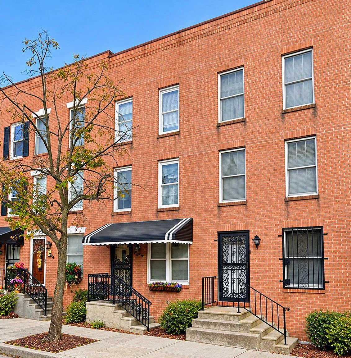 4 bed, 1.5 bath, $2,400 — Photo 1
