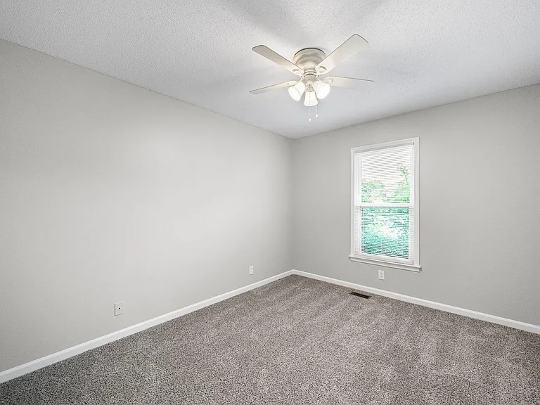 202 Tuscon Ct — Photo 22