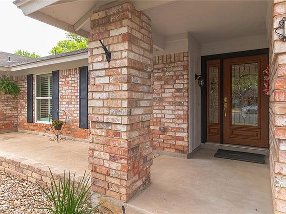 3rd image of 11104 Alhambra Dr
