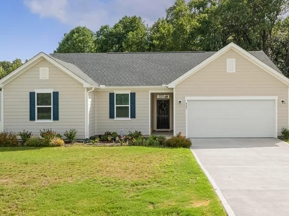 403 Saint Clair Dr, Fuquay Varina, NC 27526