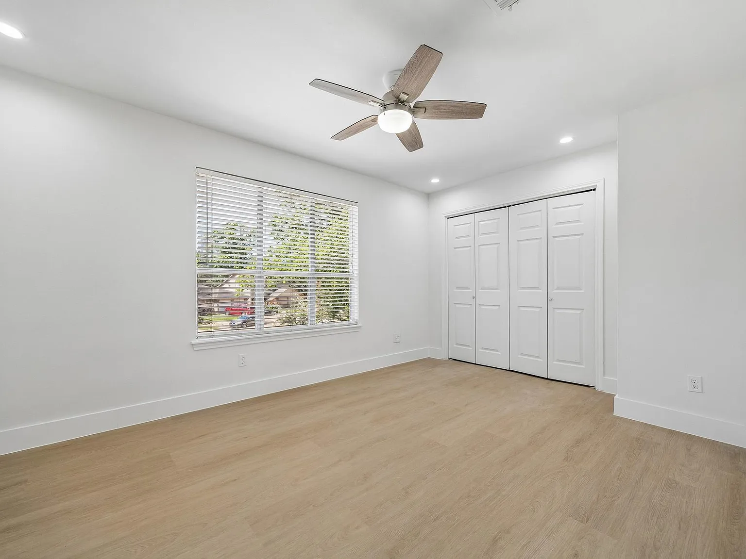 3 bed, 2.5 bath, 1415 sqft, $2,100 — Photo 4