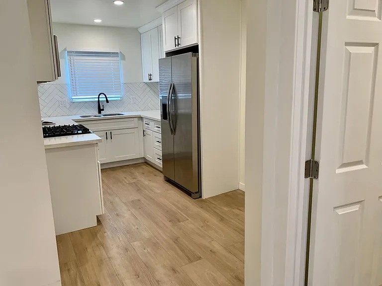 Maple Dr Apartments — Photo 3