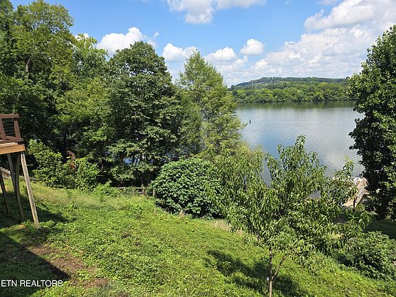 5th image of 269 Lakeshore Vista Dr