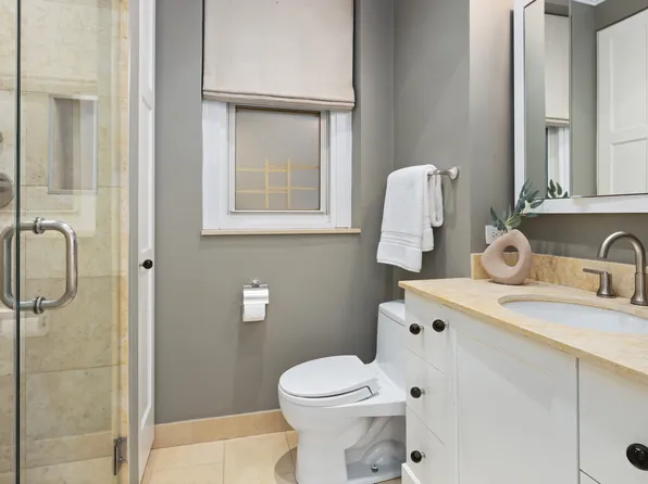 180 Riverside Drive image 8 of 11