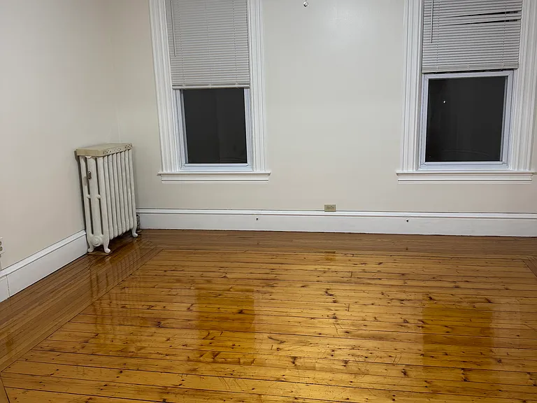 Florence St — Photo 10