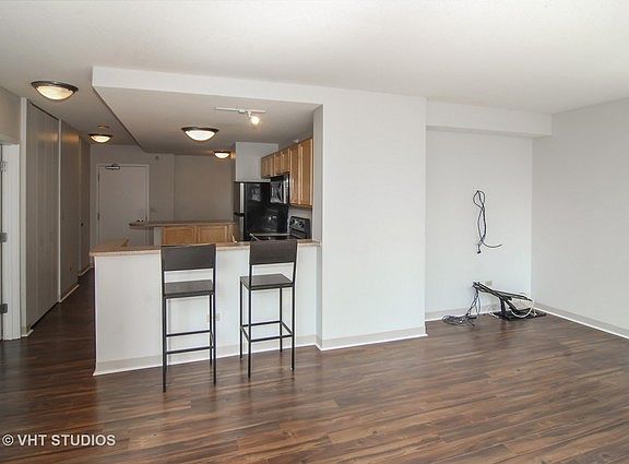 5th image of 222 N Columbus Dr APT 1302