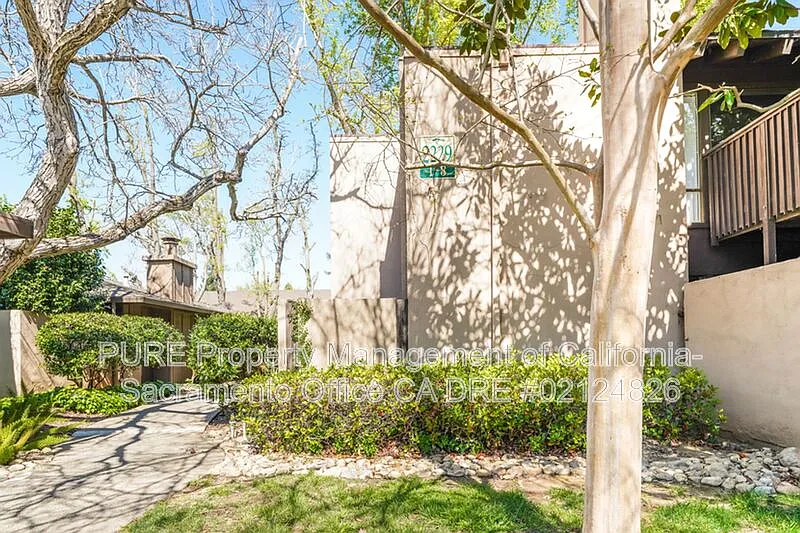 Building Photo - 2229 Woodside Ln #4