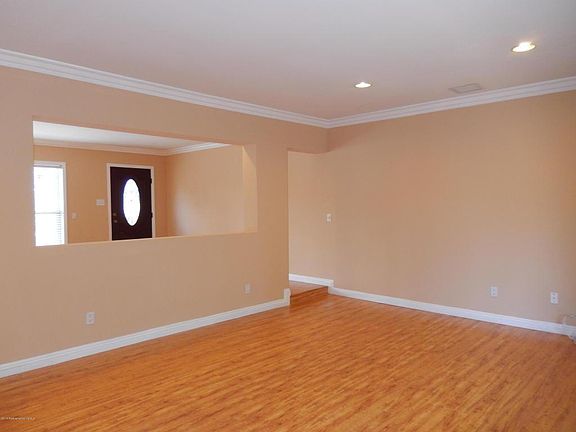5th image of 2514 Whittier Dr