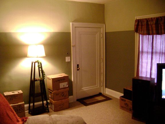 2nd image of 818 Woodsdale Ave #1