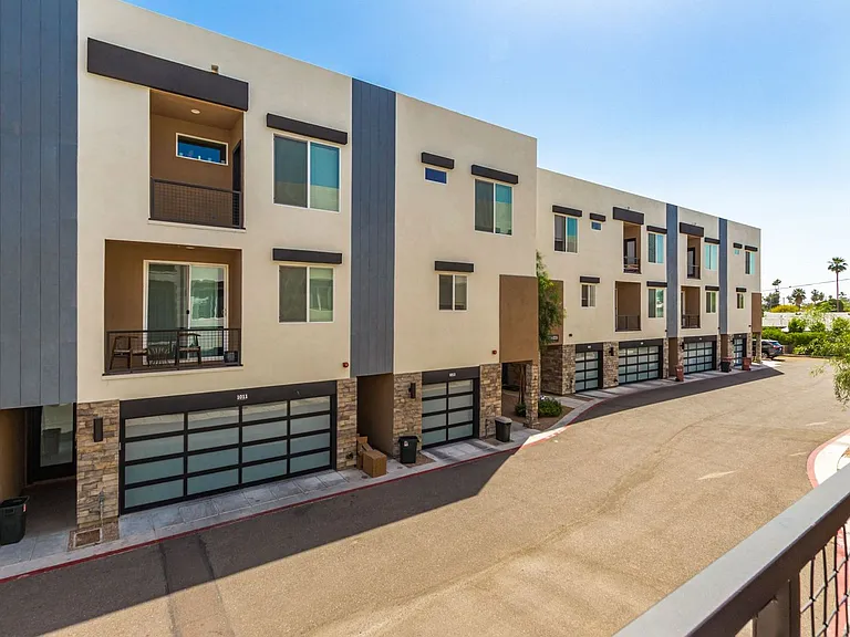 The Aeries Townhome Apartments — Photo 33