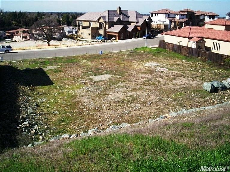 2nd image of 612 Landrise Ct
