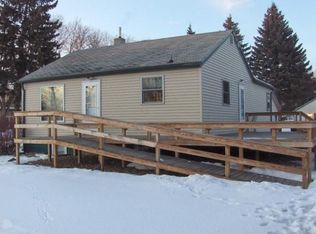 703 B Ave NE, Watertown, SD 57201