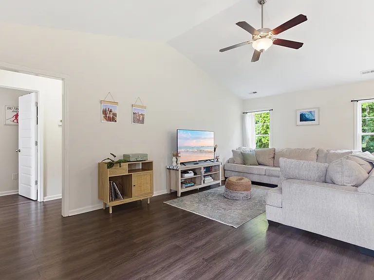 211 N Windy Ridge Rd — Photo 8