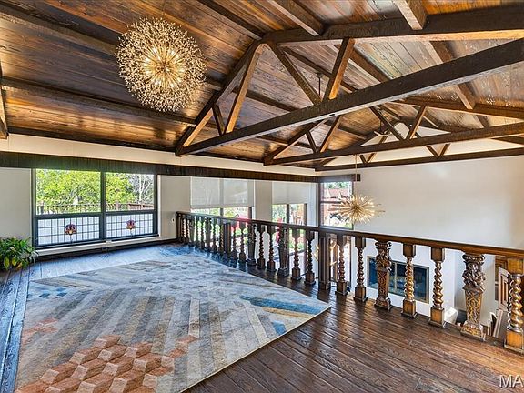 33rd image of 10 Vouga Ln