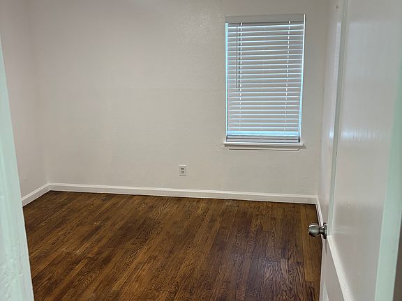 5th image of 2215 Mouser Ln
