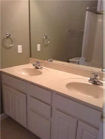 2632 E Oaklawn Ct — Photo 6