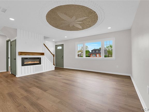 3rd image of 233 Gawain Dr
